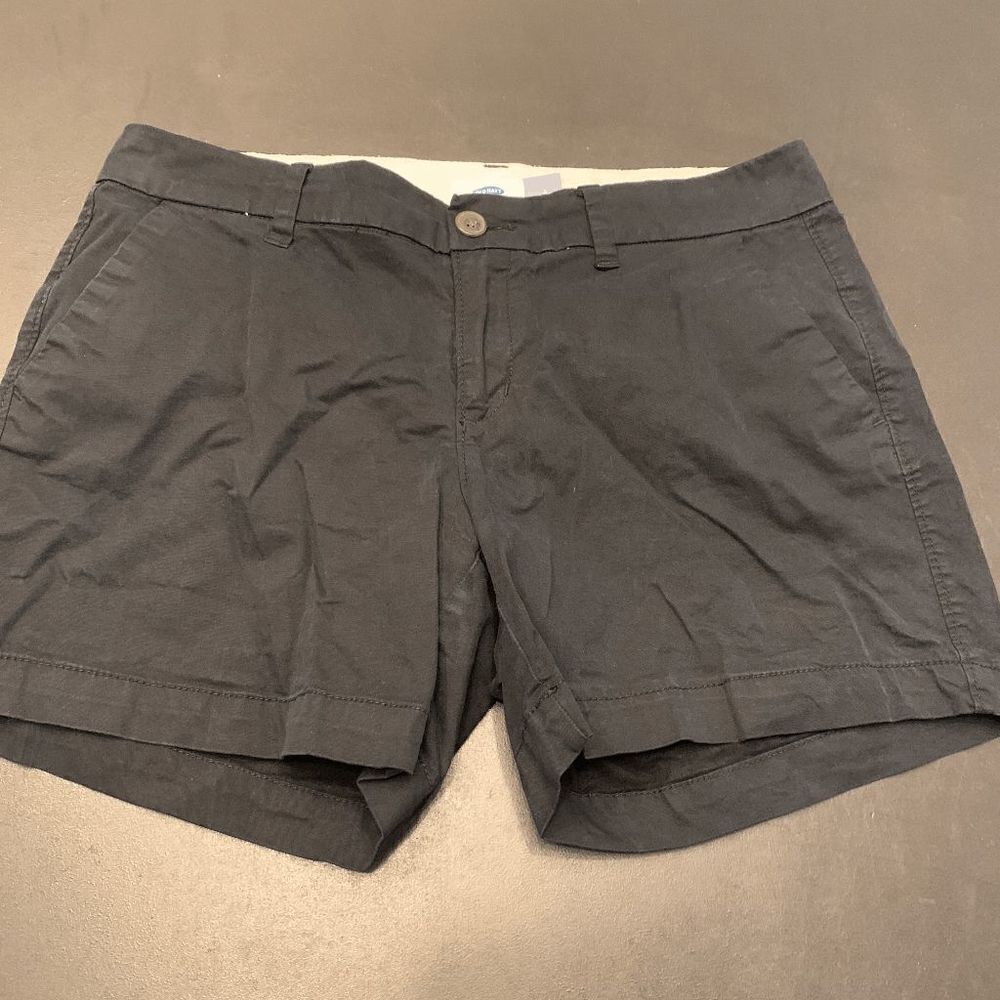 Old Navy Women's Flat Front Stretch Pockets Casual Chino Shorts Black Size 4